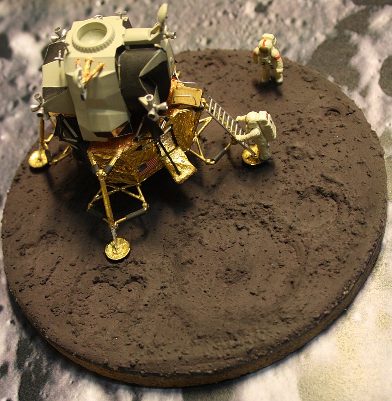 Base für Mondlandungsmodelle Moon52